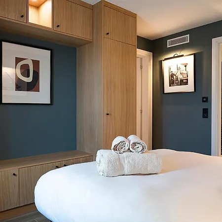 Kersell - De Standing Neuf Place Des Lices Apartmán