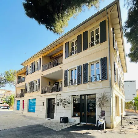Kersell - De Standing Neuf Place Des Lices Apartamento *