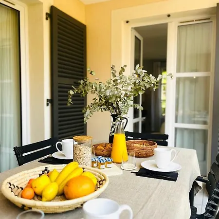 Апартаменты Kersell - De Standing Neuf Place Des Lices Сен-Тропе